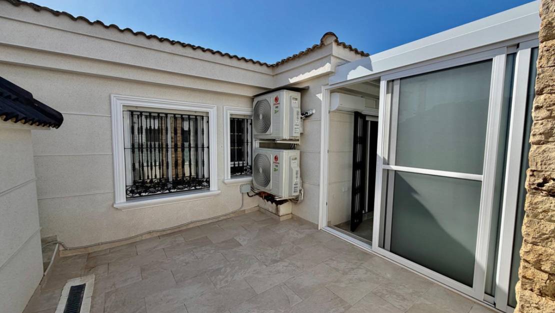 Sale - Villa - Orihuela - La Zenia