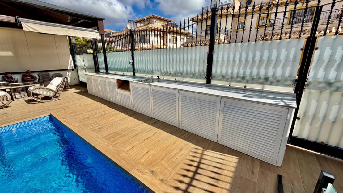 Sale - Villa - Orihuela - La Zenia