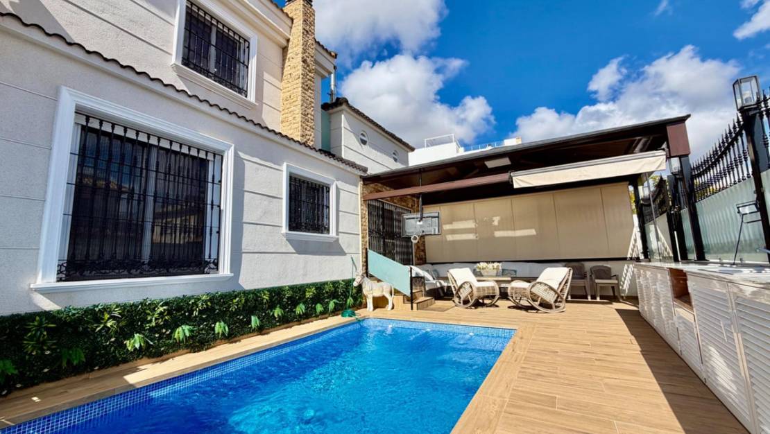 Sale - Villa - Orihuela - La Zenia