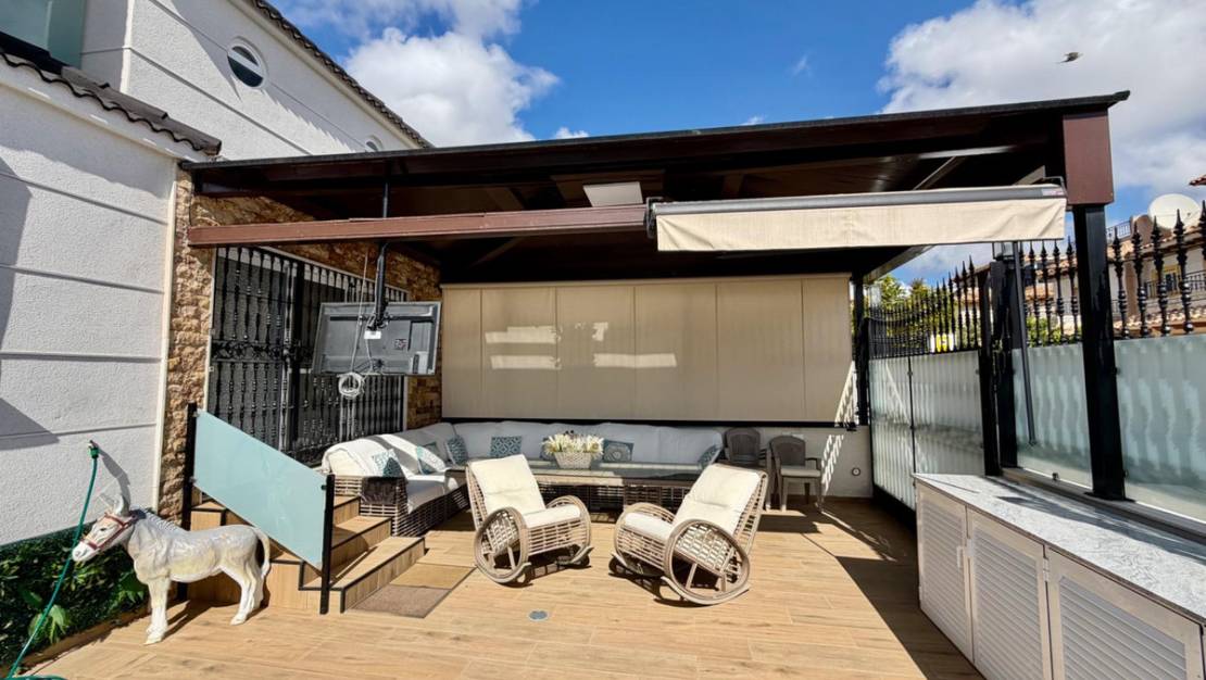 Sale - Villa - Orihuela - La Zenia