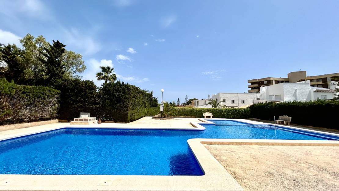 Sale - Villa - Orihuela - La Zenia
