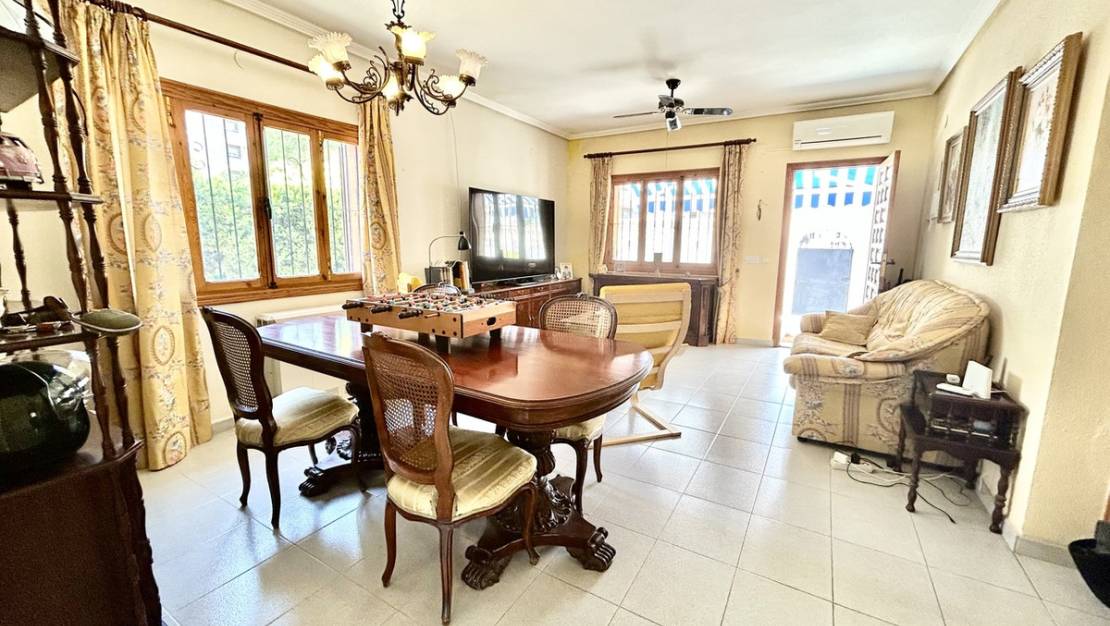 Sale - Villa - Orihuela - La Zenia