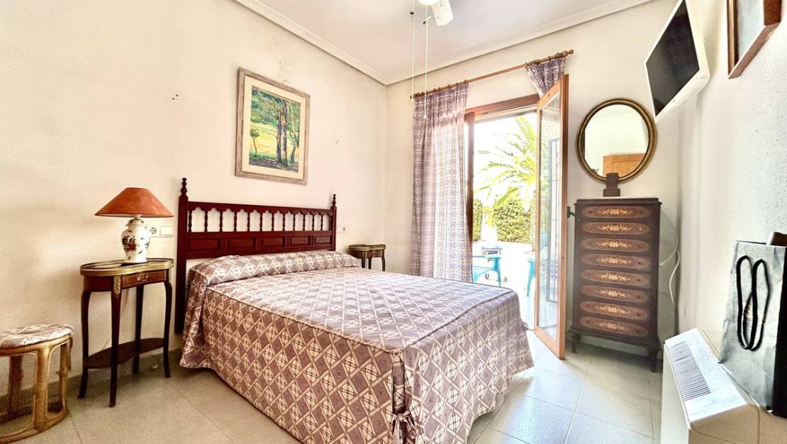Sale - Villa - Orihuela - La Zenia