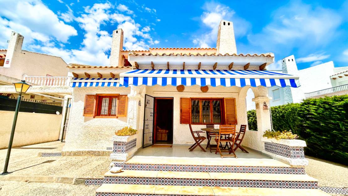 Sale - Villa - Orihuela - La Zenia