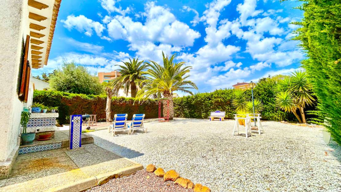 Sale - Villa - Orihuela - La Zenia