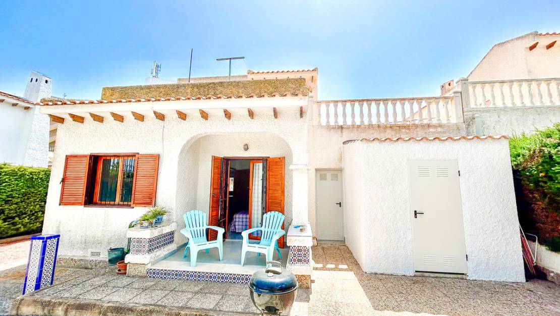 Sale - Villa - Orihuela - La Zenia