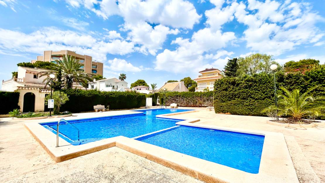 Sale - Villa - Orihuela - La Zenia