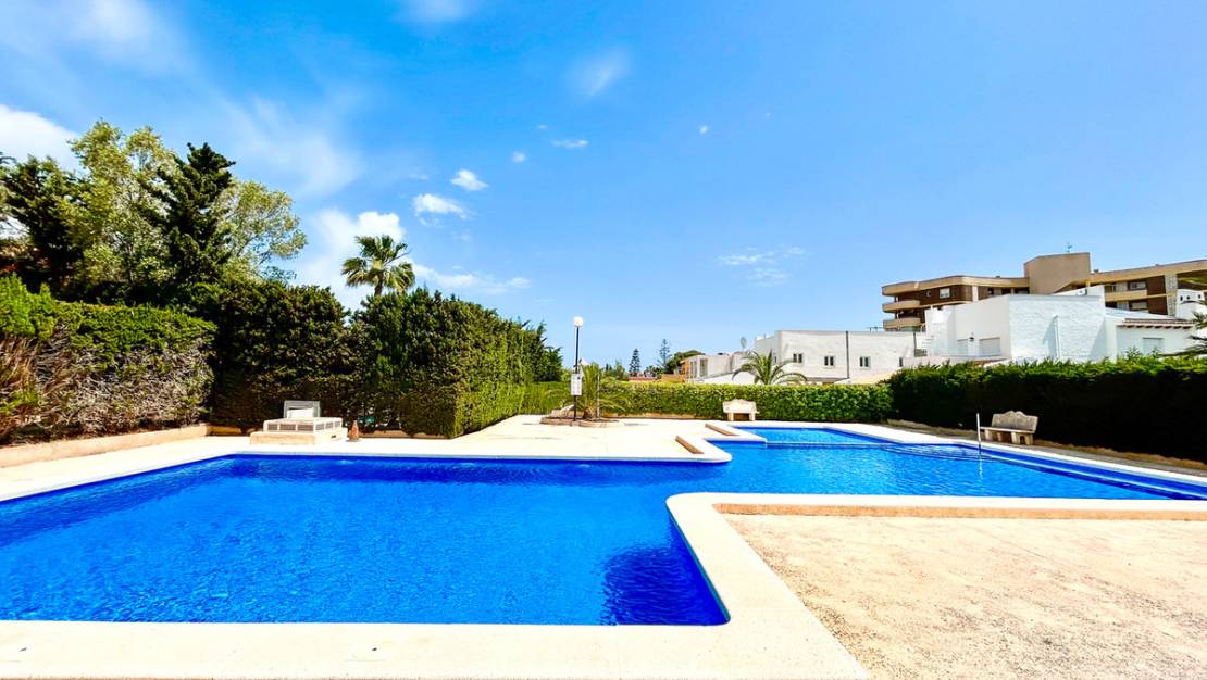 Sale - Villa - Orihuela - La Zenia