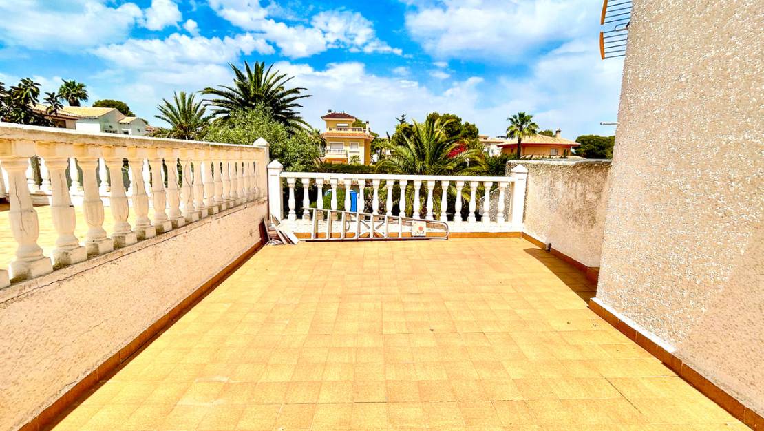 Sale - Villa - Orihuela - La Zenia
