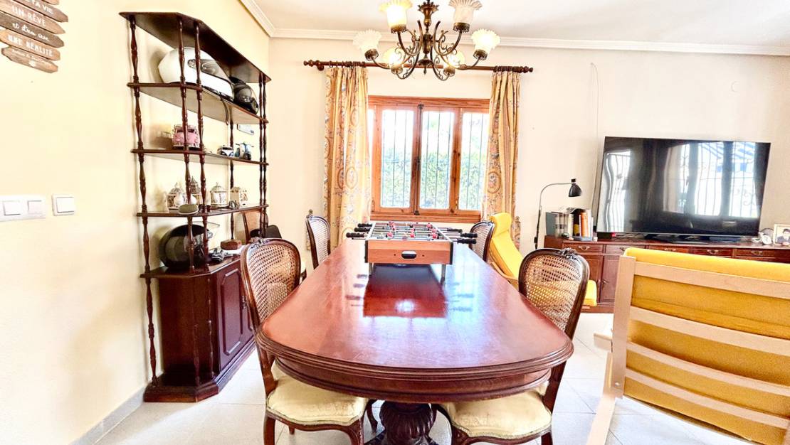 Sale - Villa - Orihuela - La Zenia