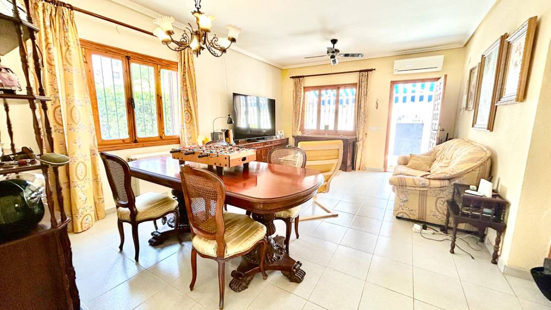 Sale - Villa - Orihuela - La Zenia
