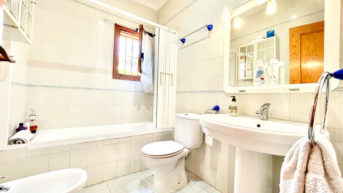 Sale - Villa - Orihuela - La Zenia