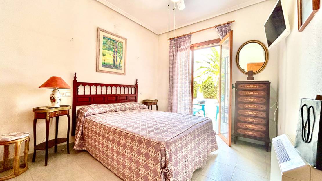 Sale - Villa - Orihuela - La Zenia