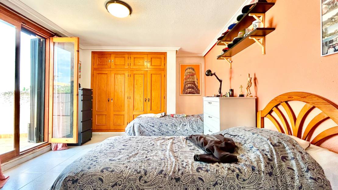 Sale - Villa - Orihuela - La Zenia