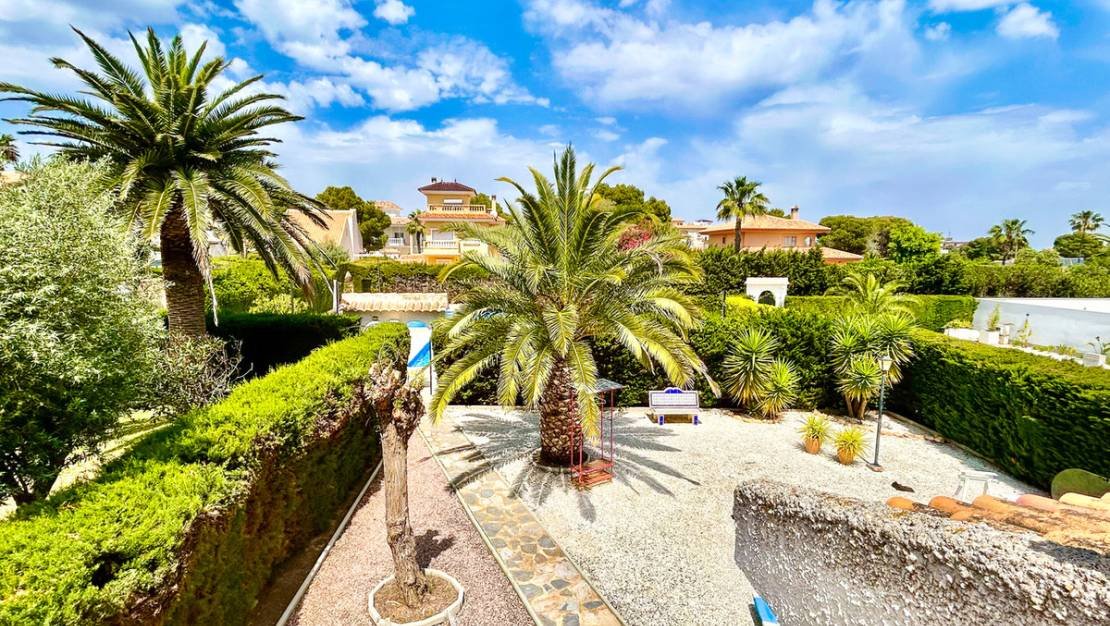 Sale - Villa - Orihuela - La Zenia