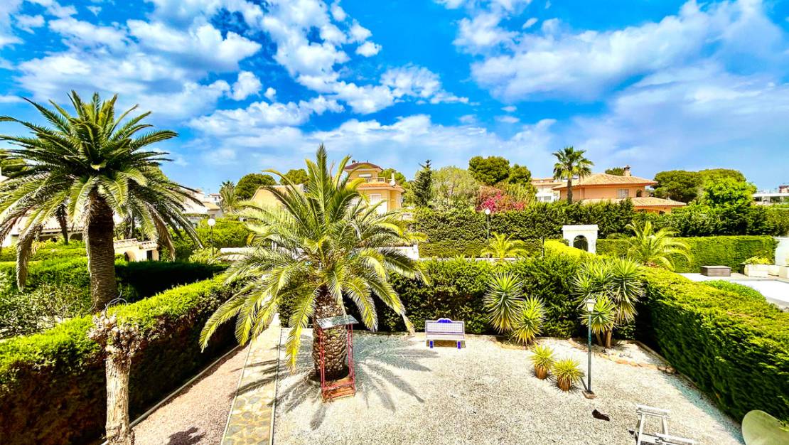 Sale - Villa - Orihuela - La Zenia