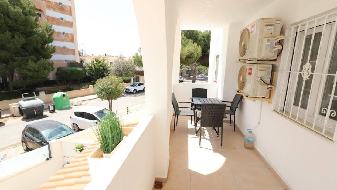 Sale - Villa - Orihuela - La Zenia
