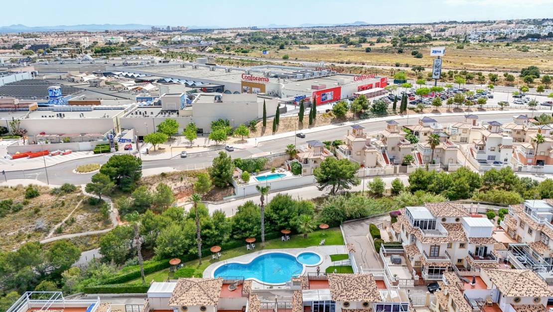Sale - Villa - Orihuela - La Zenia