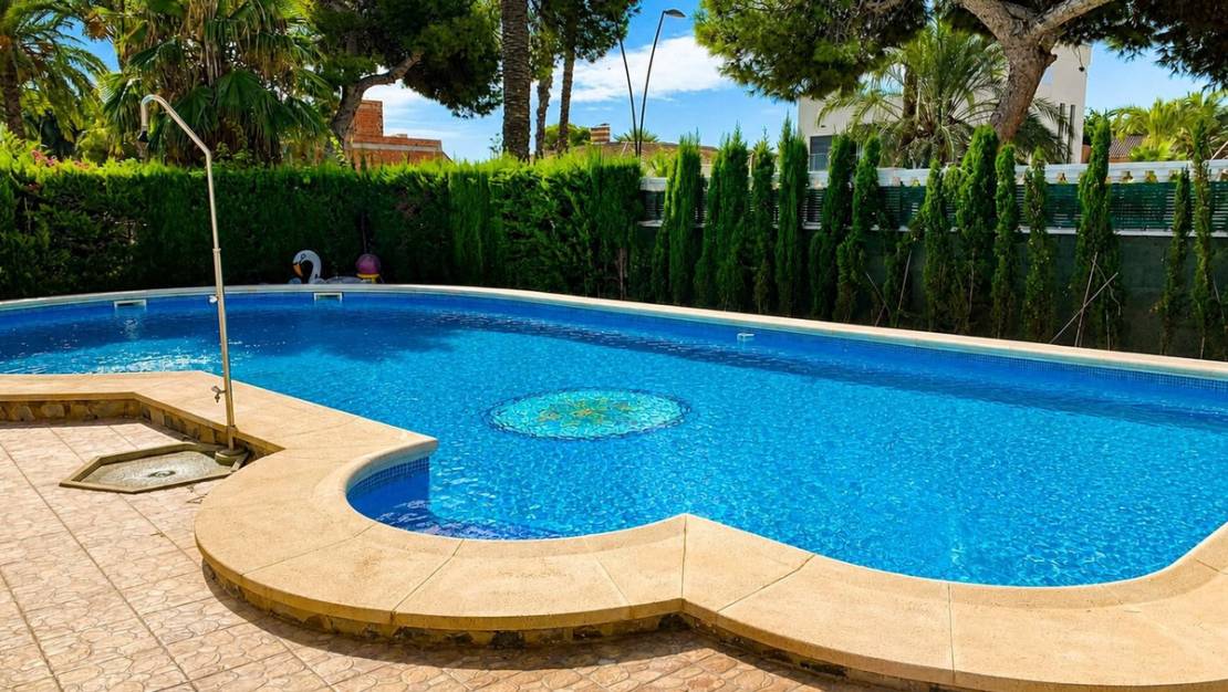 Sale - Villa - Orihuela - La Zenia