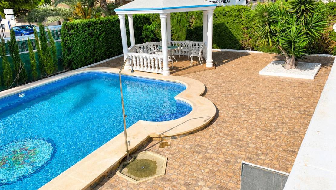 Sale - Villa - Orihuela - La Zenia