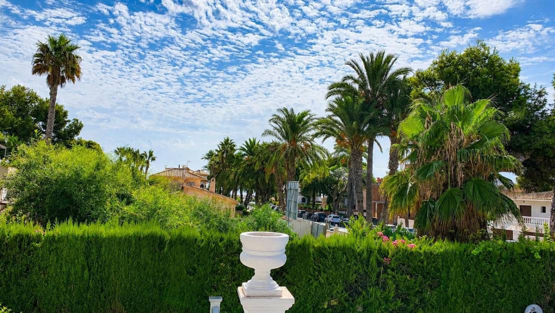 Sale - Villa - Orihuela - La Zenia