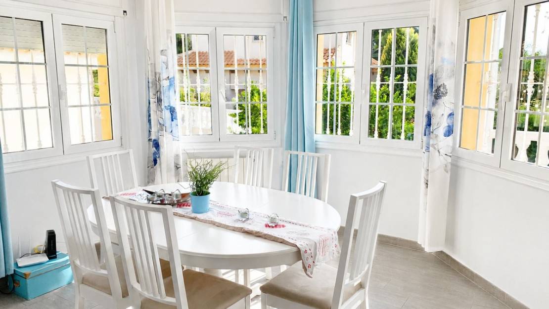 Sale - Villa - Orihuela - La Zenia