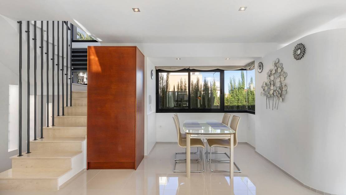 Sale - Villa - Orihuela - La Zenia