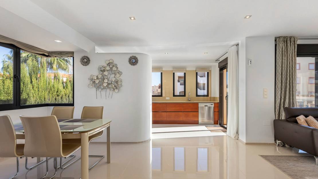 Sale - Villa - Orihuela - La Zenia