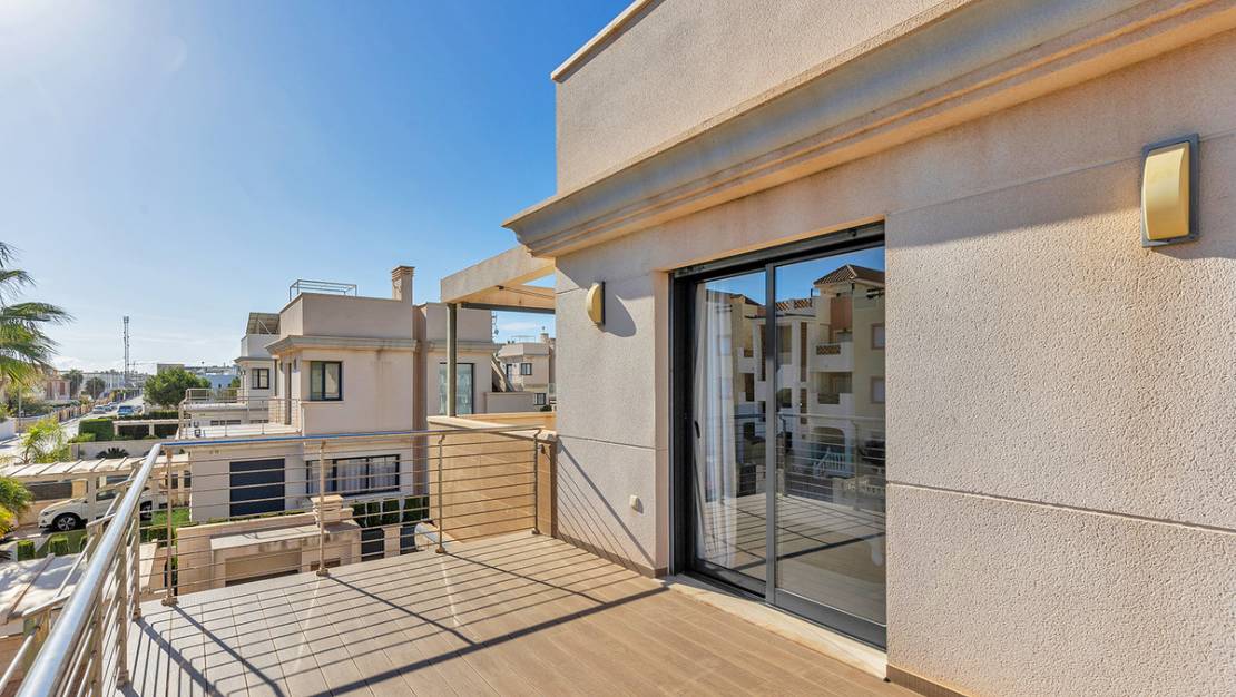 Sale - Villa - Orihuela - La Zenia