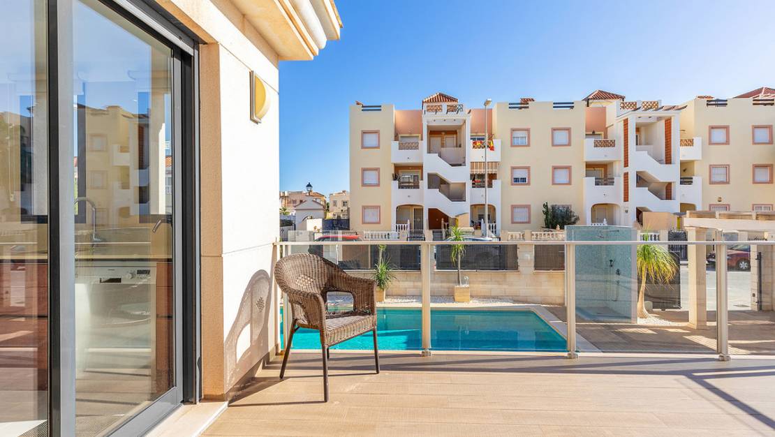 Sale - Villa - Orihuela - La Zenia