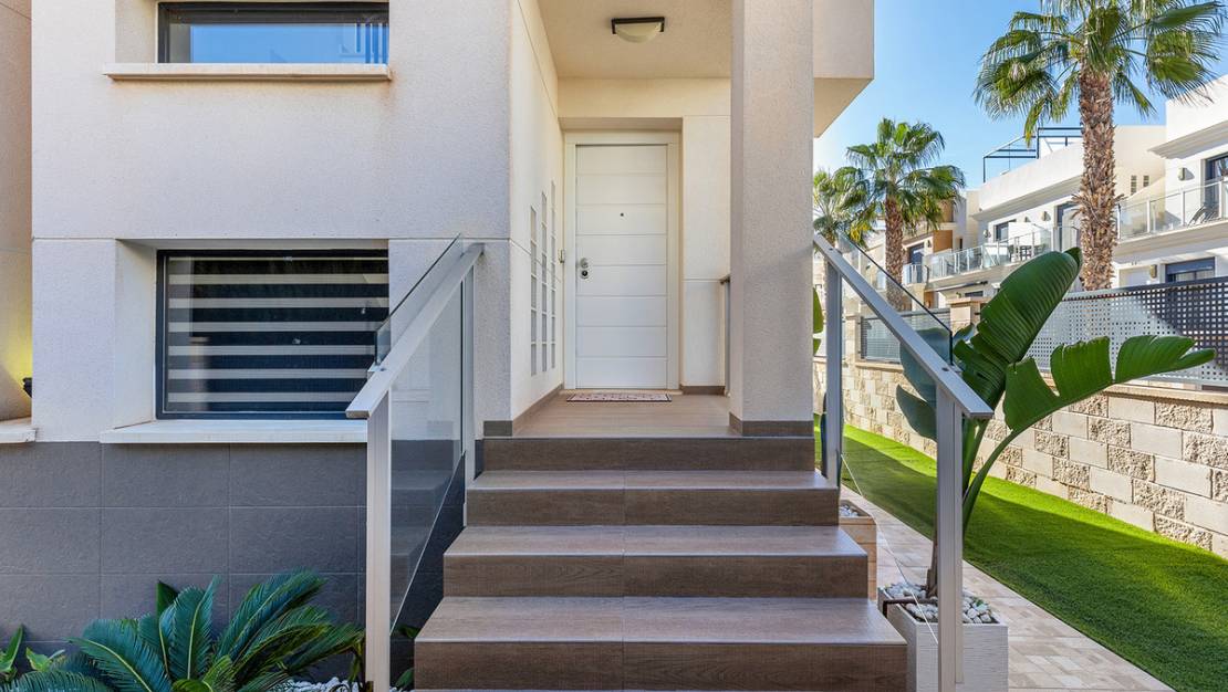 Sale - Villa - Orihuela - La Zenia