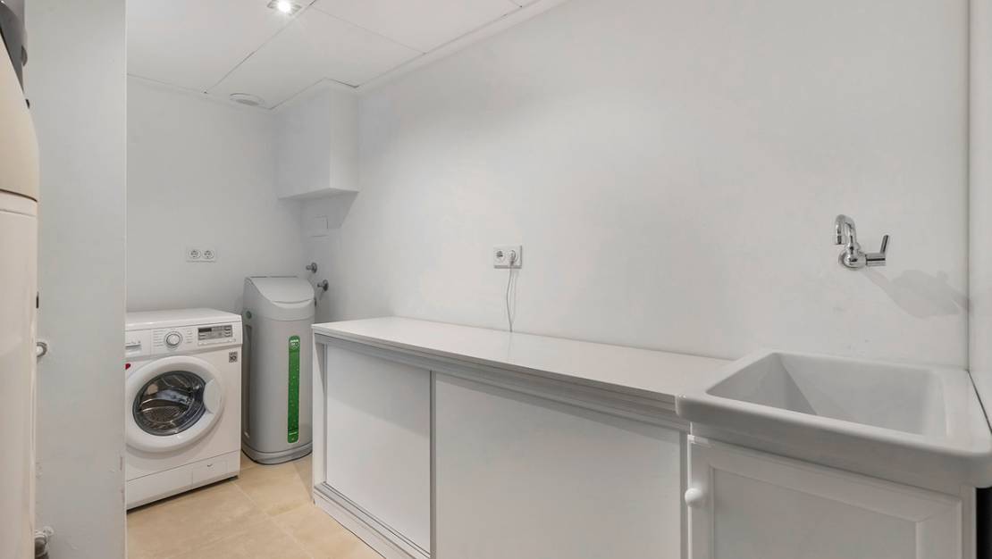 Sale - Villa - Orihuela - La Zenia