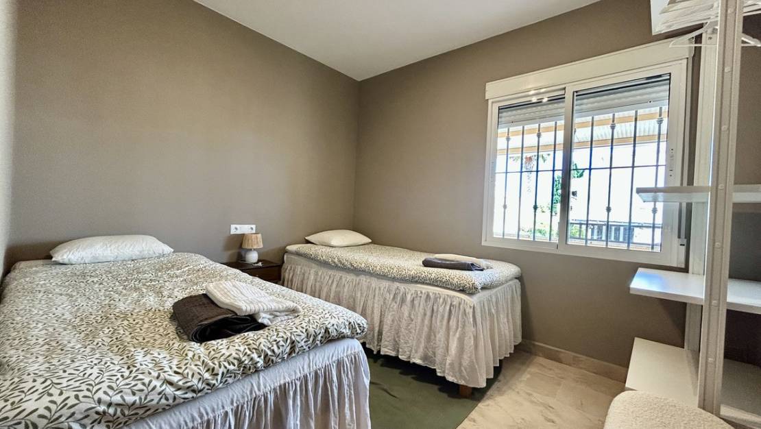 Sale - Villa - Orihuela - La Zenia