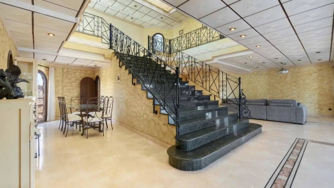 Sale - Villa - Orihuela - La Zenia