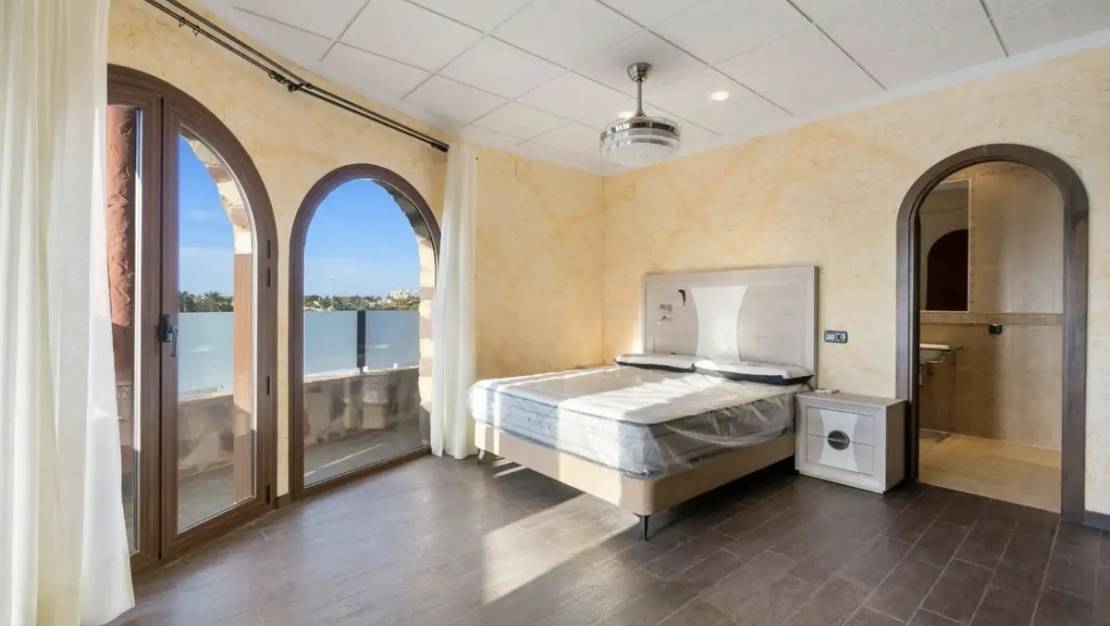 Sale - Villa - Orihuela - La Zenia