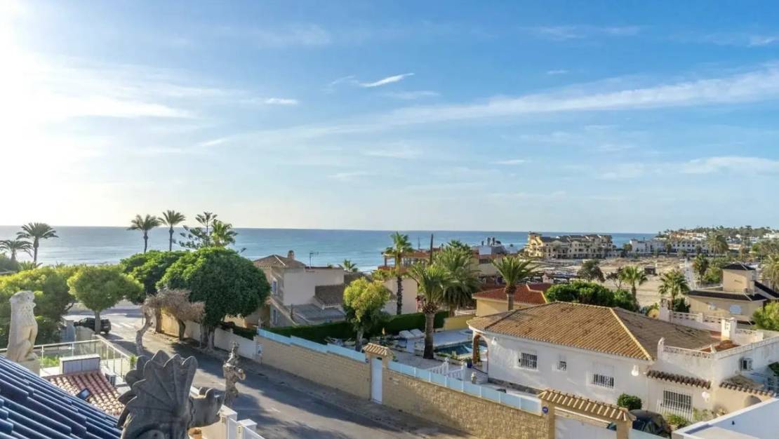 Sale - Villa - Orihuela - La Zenia