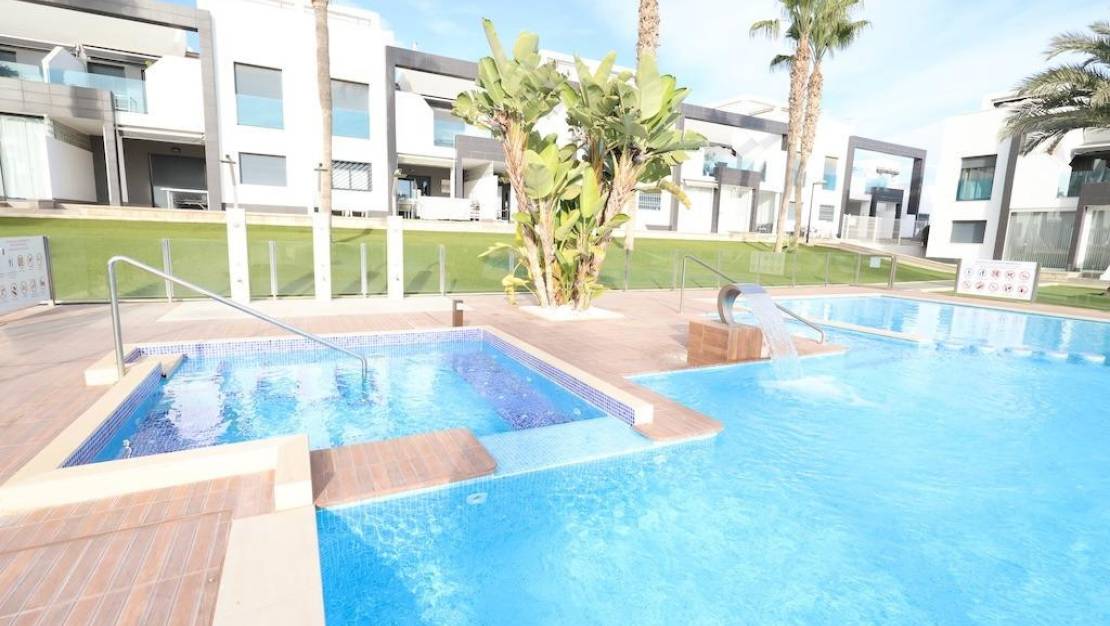 Sale - Villa - Orihuela - La Zenia