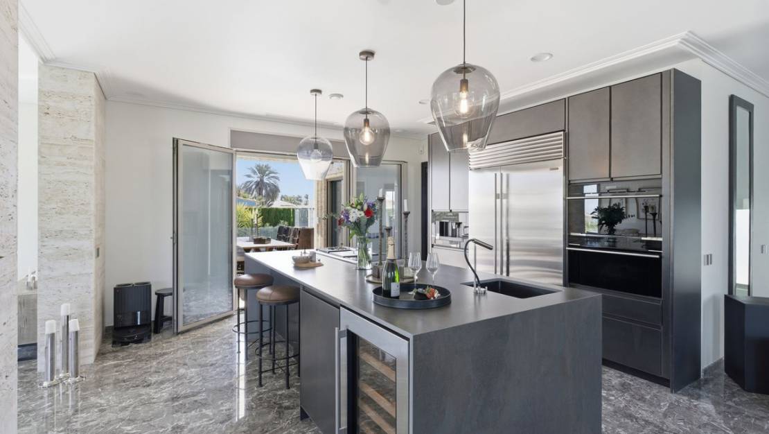 Sale - Villa - Orihuela - La Zenia