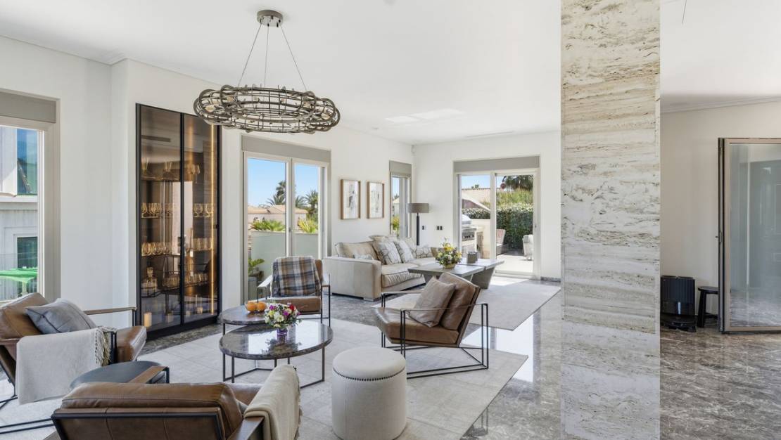 Sale - Villa - Orihuela - La Zenia