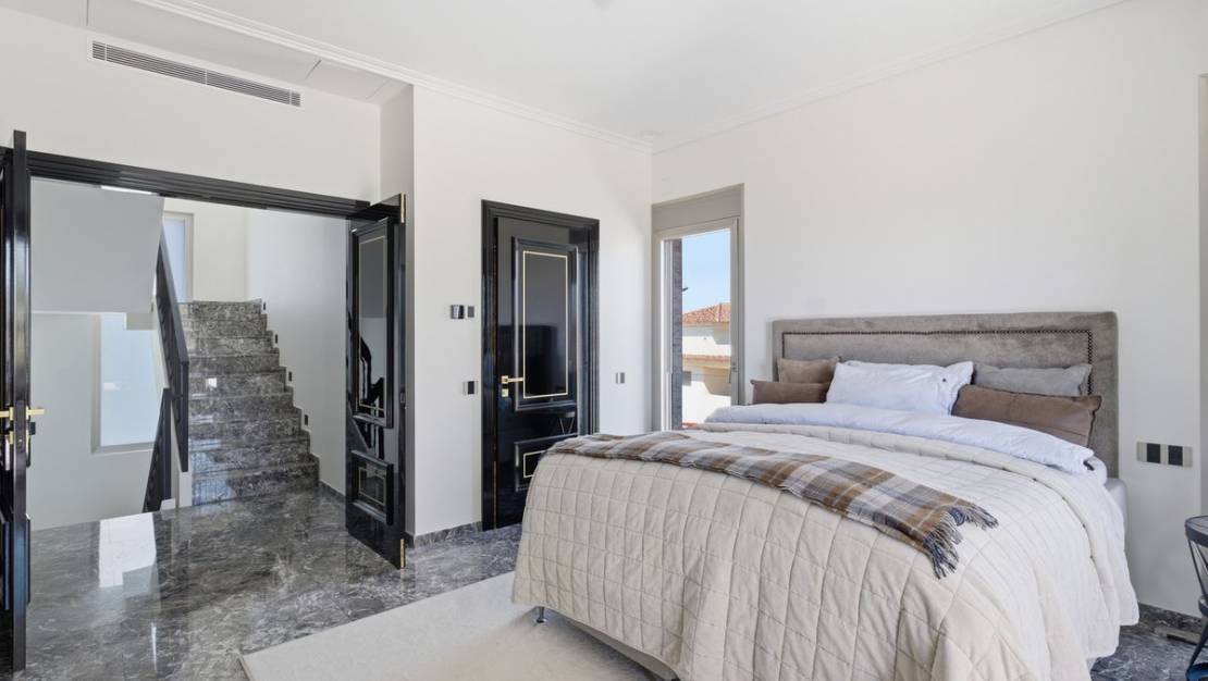 Sale - Villa - Orihuela - La Zenia