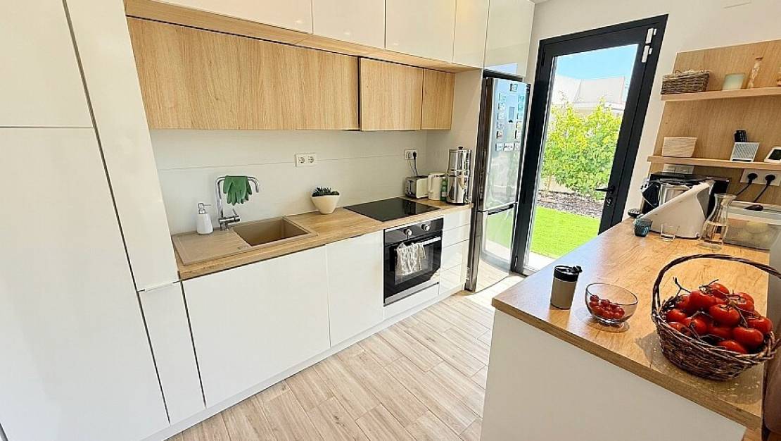 Sale - Villa - Orihuela - La Zenia
