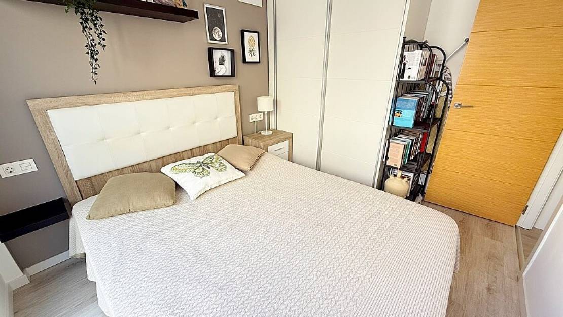 Sale - Villa - Orihuela - La Zenia