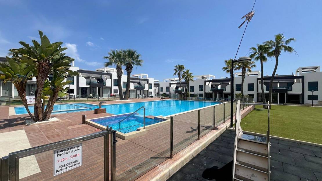 Sale - Villa - Orihuela - La Zenia