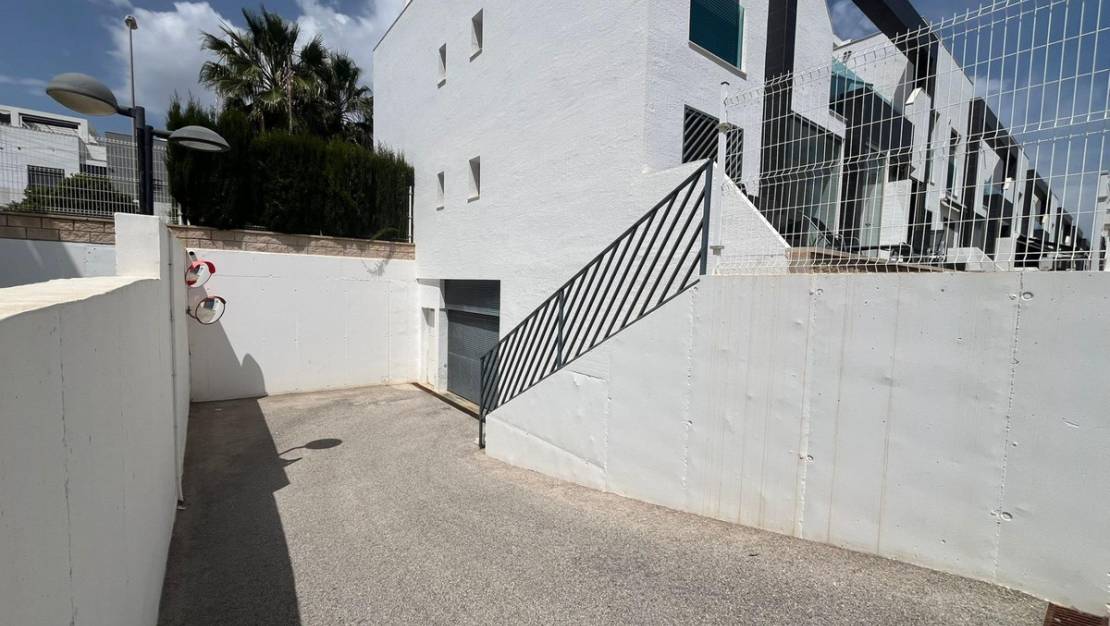 Sale - Villa - Orihuela - La Zenia