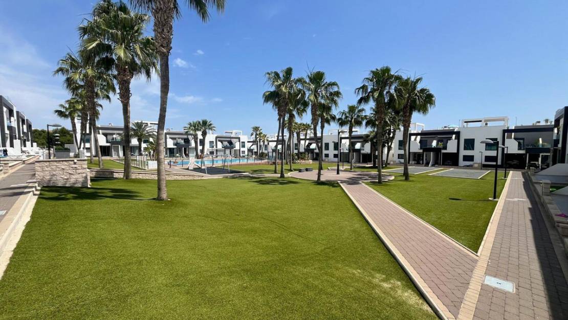 Sale - Villa - Orihuela - La Zenia