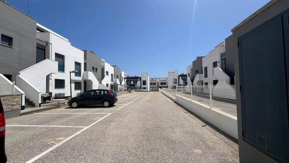 Sale - Villa - Orihuela - La Zenia