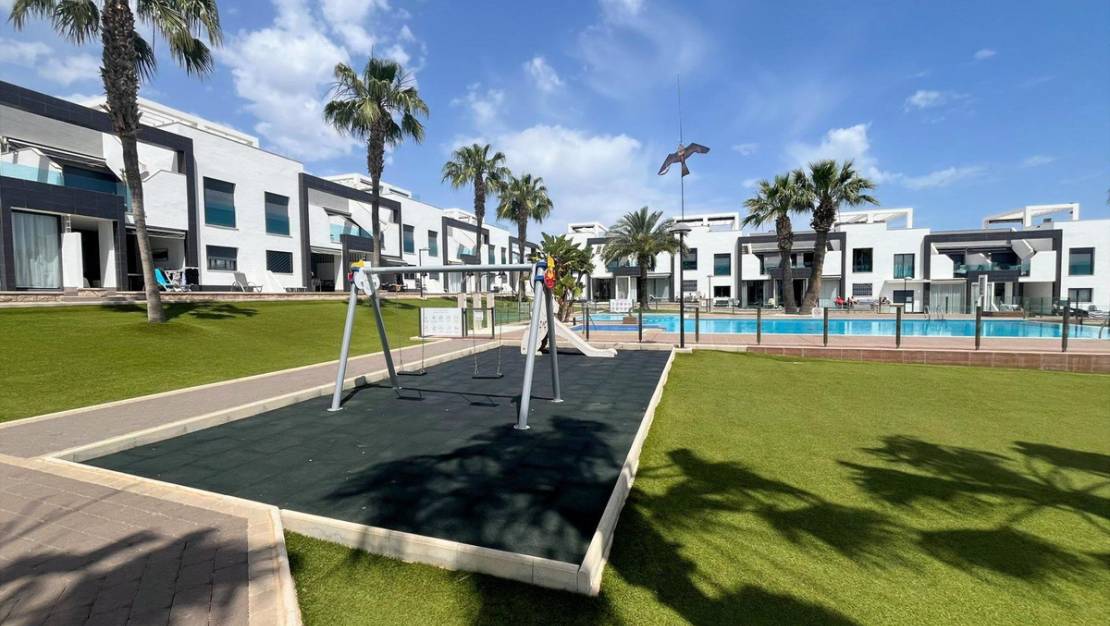Sale - Villa - Orihuela - La Zenia