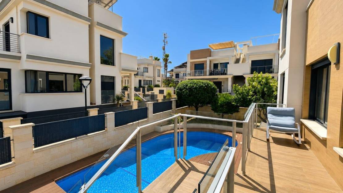 Sale - Villa - Orihuela - La Zenia