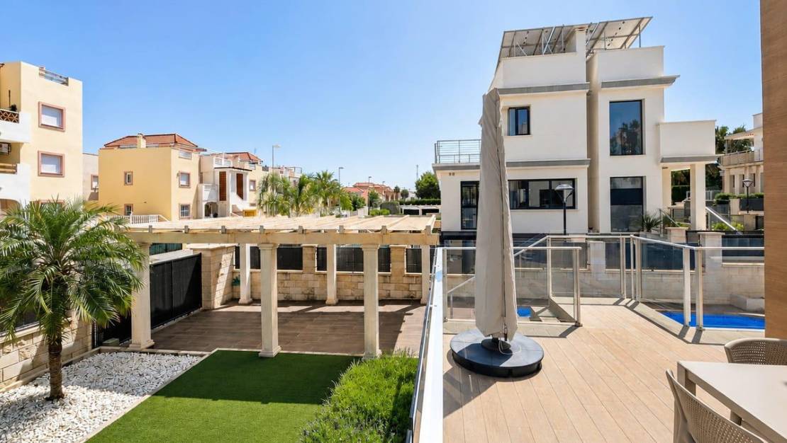 Sale - Villa - Orihuela - La Zenia