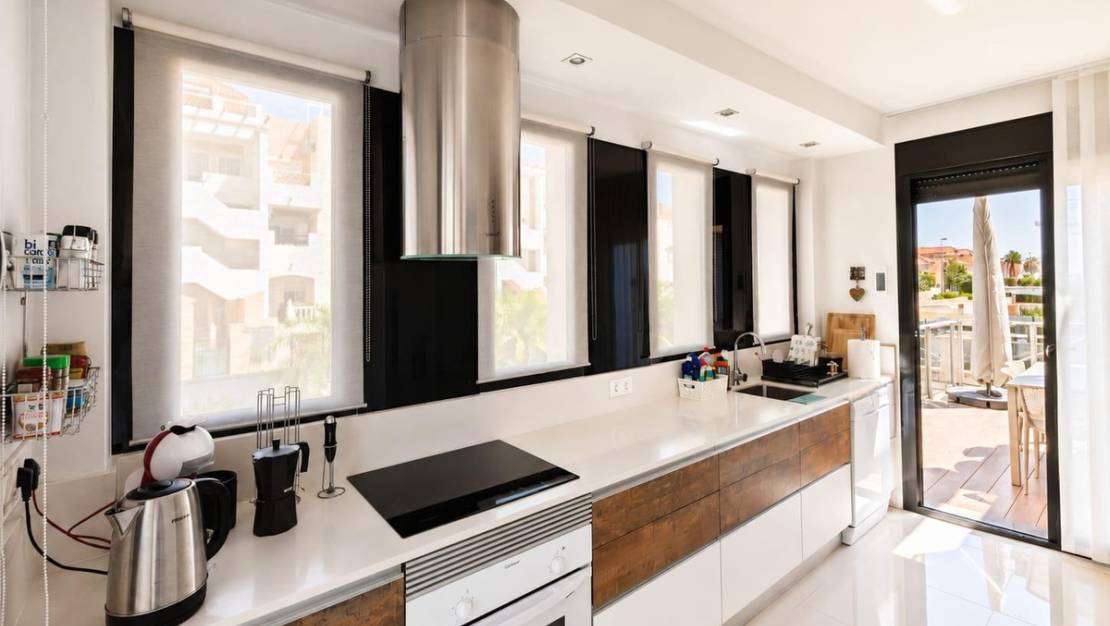 Sale - Villa - Orihuela - La Zenia